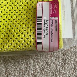Thirty One—Citron pop petal punch bag New in bag